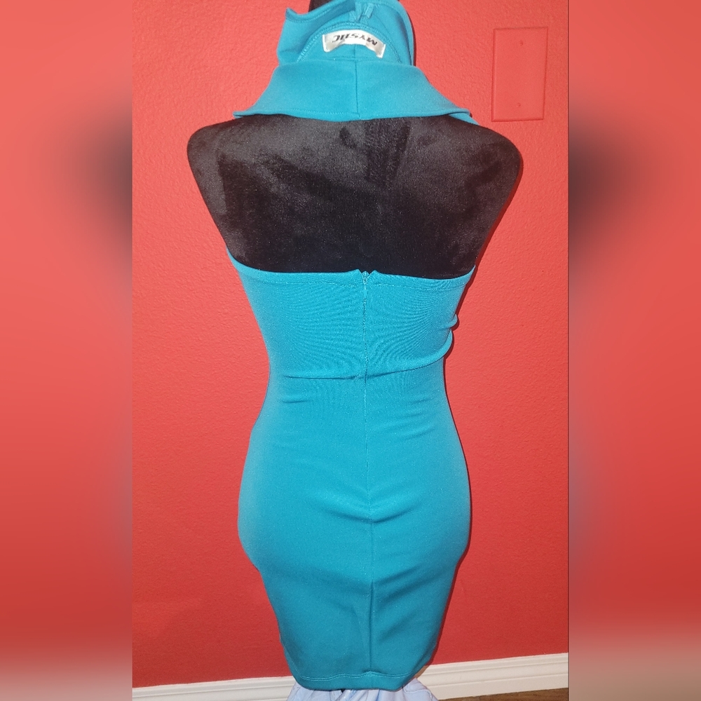 Cute Ruffle Dress - Picture 2 of 3